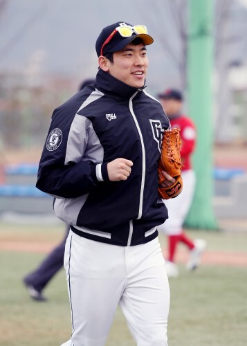 개콘 새내기 김병선은 서울대학교 체육교육학과를 휴학 중이디. 야구 규칙도 잘 모른다는 그는 그러나 2루타 등 타구를 외야로 날려보내는 운동신경을 과시했다. 