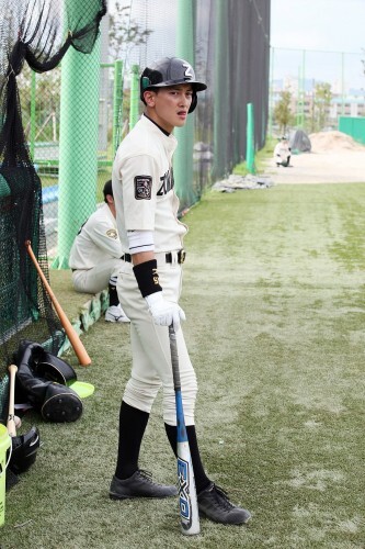 '야구돌' 초신성 광수가 일본투어를 마쳤다. 사진은 2014년 8월 경기 양주 백석생활체육공원에서 열린 공직자와 연예인이 함께하는 한스타 야구 봉사리그에 참가한 광수. (한스타DB)