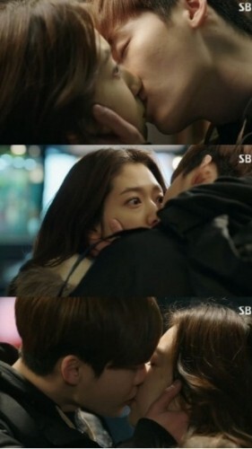 드라마 '피노키오' 이종석 박신혜 키스신. (SBS  방송 화면 캡처)