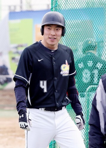 개콘의 막내로 신보 엔젤스전에서 공식대회 데뷔전을 치른 김병선. 김병선은 첫 경기서 4타수 2안타를 때리며 유망주로 가능성을 인정받았다. (조성호 기자)