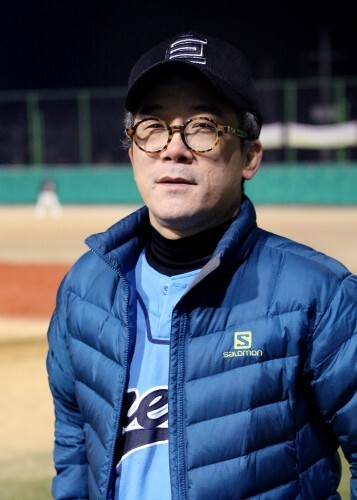 올 시즌 그레이트 사령탑을 맡은 우성열 감독. 우 감독은 4일 감사원과의 경기서 김승회가 6회 완투를 한 것은 자신이 시킨 것이 아니라 김승회 본인이 원한 것이라고 혹사의혹(?)을 부정했다.