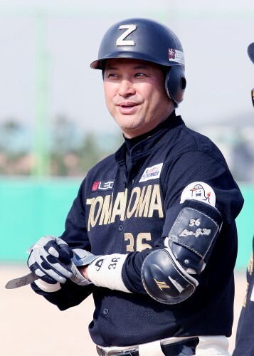 3회까지 10-0으로 한스타를 앞선 조마조마는 4회 초 심현섭을 마운드에 올렸다. 심현섭은 3연속 볼넷에 내야안타를 주며 2점을 허용했다. 이에 이종원이 2점 밖에 못낸 한스타가 안타까운듯 줘도 못먹는다고 말해 주위에 웃음을 안겼다. (조성호 기자)