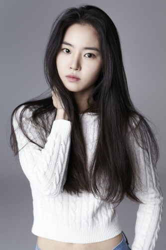  황승언은 '식샤2' 중 후반부터 미스터리 코드를 지닌 이주승과 아슬아슬한 연애를 하며 극의 재미를 돋웠다.( News1스포츠 / 얼반웍스이엔티)