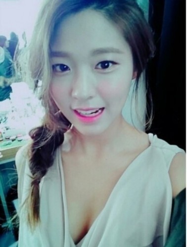 AOA 설현이 산뜻한 셀카로 남심을 설레게 하고 있다. (News1 스포츠 / 설현 인스타그램)