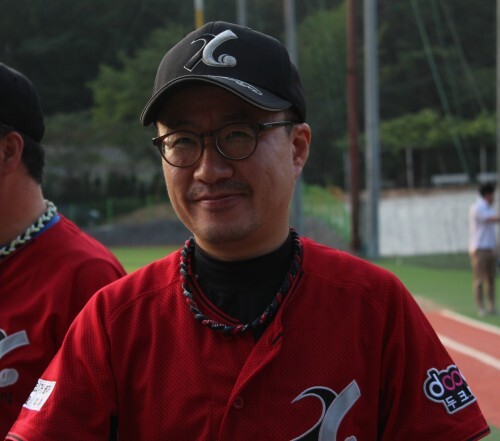 조마조마의 저력을 경계한 공놀이야 김태발 감독은 선발투수로 임무를 완수한 정희태를 4회부터는 3루수로 기용하며 초강수를 뒀다. (최재식 인턴기자)