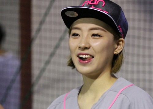 시구 하기 전 설레는 별하 (강지우 인턴기자)
