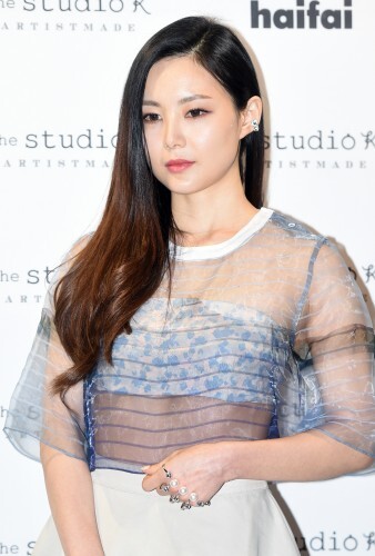 걸그룹 브라운아이드걸즈 미료가 한스타 여자 연예인 야구단에 입단했다.(뉴스1)