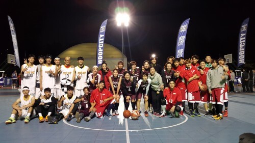 HOOPCITY 5 ON 5 TOURNAMENT 여자부 경기에 참가한 우먼프레스(사진 가운데)가 우승을 차지한 가운데 남자부 연예인 이벤트 대결을 펼친 레인보우(오른쪽)와 코드원(왼쪽) 선수들. 세 팀은 12월 15일 개막되는 제 2회 한스타 연예인 농구대잔치에 출전해 피할 수 없는 대결을 펼치게 된다. (우먼프레스 제공)