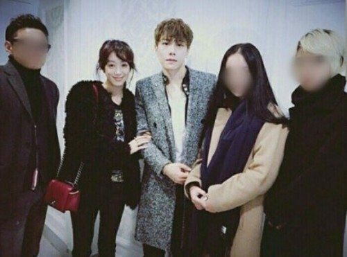 박효신 정려원이 열애설에 휩싸인 가운데 두 사람이 함께 찍은 사진이 화제다. ( News1star / 온라인 커뮤니티)