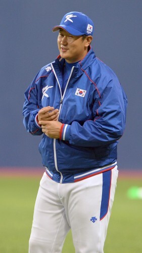 3일 오후 서울 구로구 고척스카이돔에서 열린 2015 WBSC 프리미어12 대표팀 훈련에 참가한  이대호.(뉴스1) 