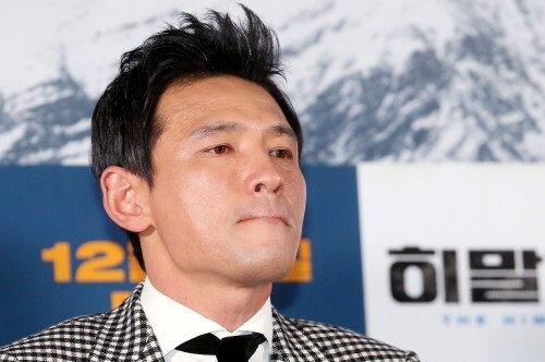 황정민, 강동원 주연의 영화 '검사외전'이 내년 가장 기대되는 국내영화로 뽑혔다.  지난 7일 서울 왕십리 CGV에서 열린 영화 '히말라야' 언론시사회 및 간담회에서 포즈를 취하고 있는 황정민.(뉴스1)