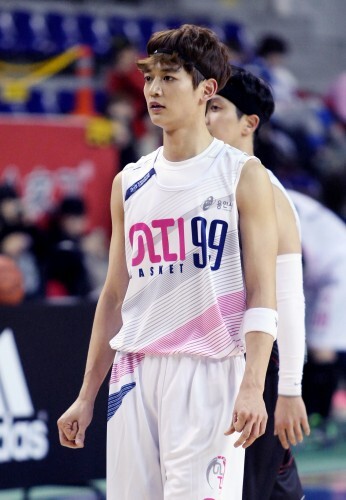샤이니의 민호는 연예인 농구단 아띠 소속으로 내년 1월에 개막하는 제2회 한스타 연예인 농구대잔치(고양체육관) 출전할 예정이다. (한스타DB)