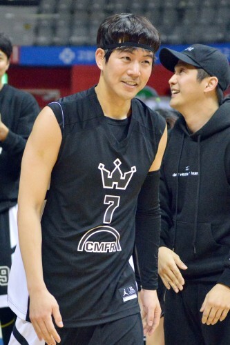 이 날 경기의 mvp 수상을 하게된 이상윤.(김효진 인턴기자)